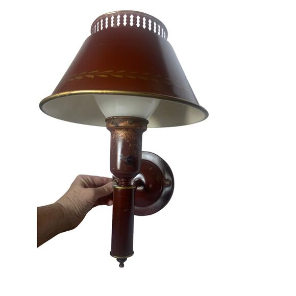 Vintage Toleware Torch Wall Light Red Gold Colonial Style French MCM 50s 60s - Picture 3 of 10